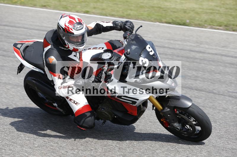 /27 12.06.2025 Ducati Schweiz Trackday Warmup  ADR/gruen-vert/39